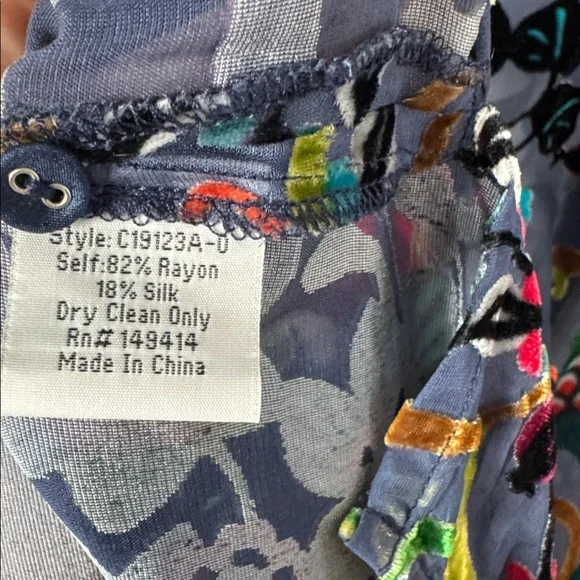 Johnny Was Minto Burnout Yrene Blouse Colorful Silk Blend Size Medium - Picture 10 of 10